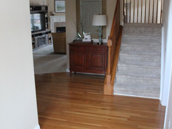 3rd image of 406 Rosewood Ct