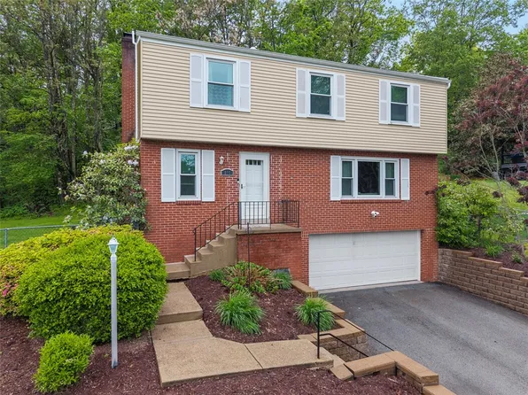 215 E Edgewood Dr, McMurray, PA 15317