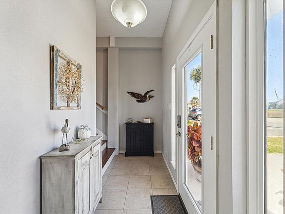 4th image of 422 Windward Way
