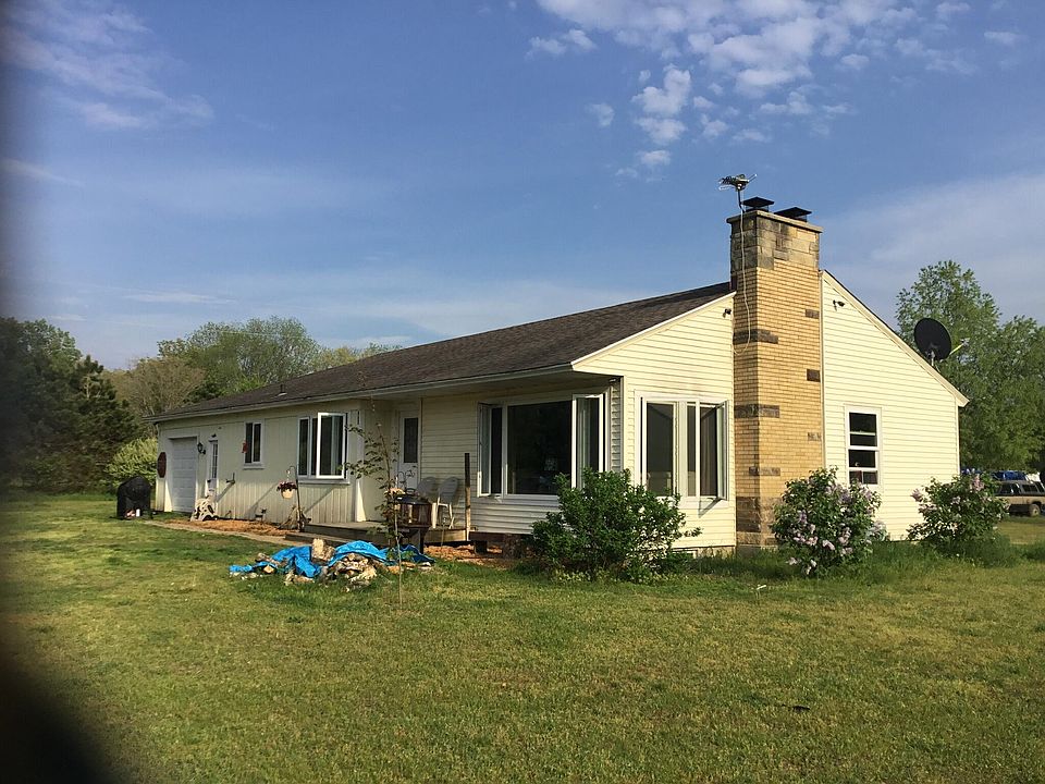 1st image of 2480 Meadow Wood Trl