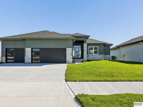 6339 N 207th St, Elkhorn, NE 68022