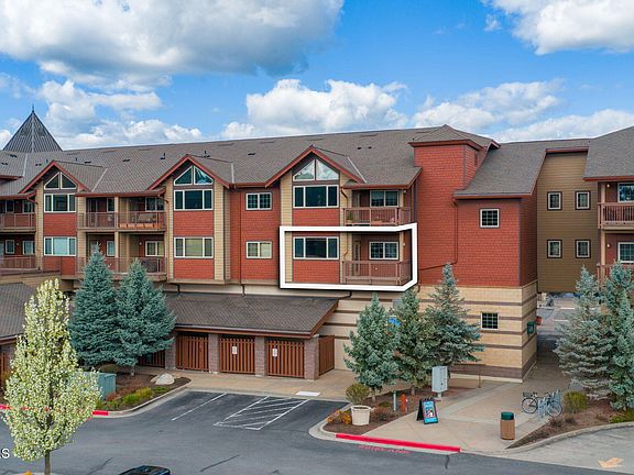 3rd image of 2050 N Main St APT 207