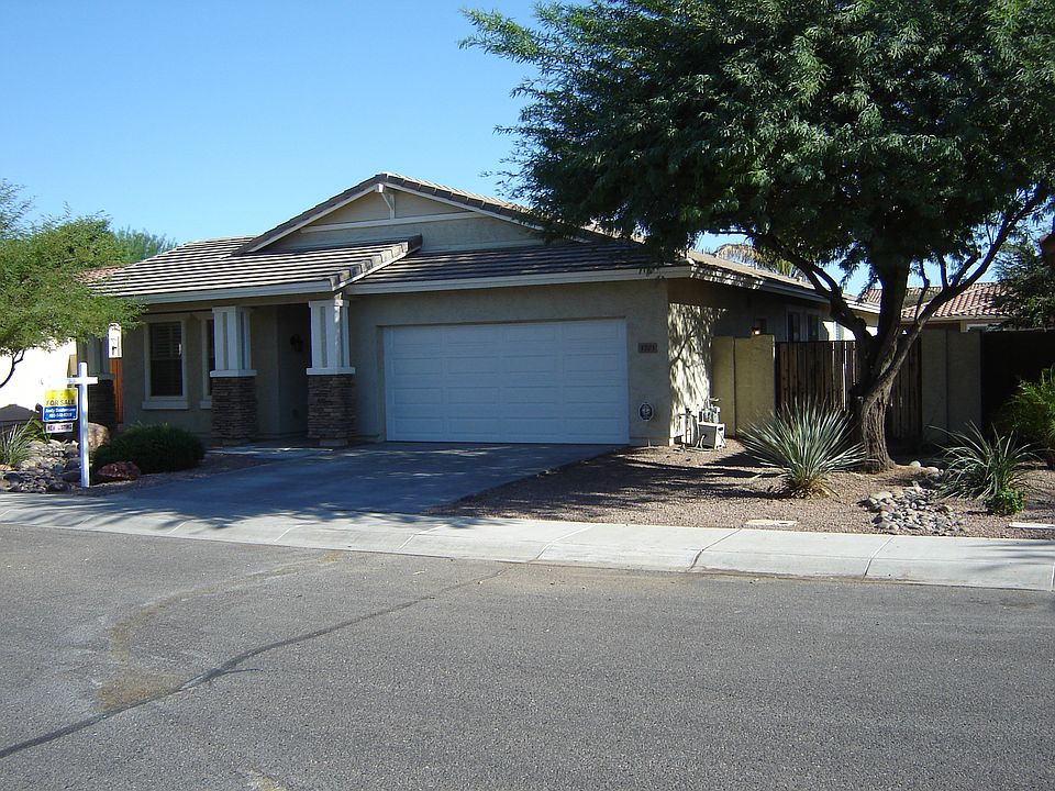 1st image of 3703 E Vallejo Dr