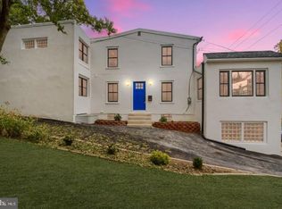 521 Carpenter Ln, Philadelphia, PA 19119