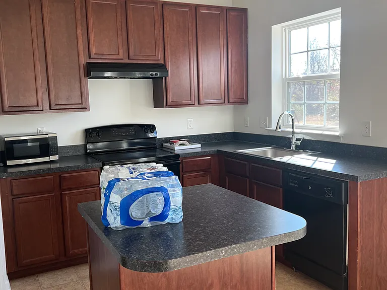 86 Munro Rd — Photo 4