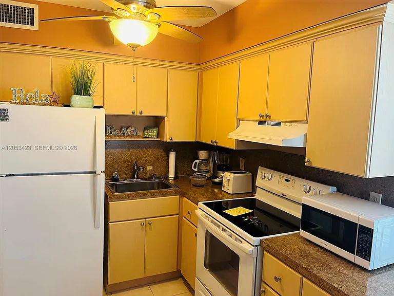 1150 Atlantic Shores Blvd #501 — Photo 16