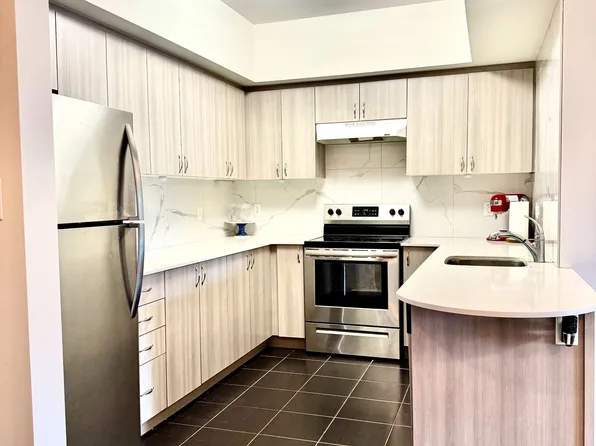 306 Essa Rd #12, Barrie, ON L9J 0H5