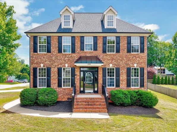 1009 Sarazen Dr, Clayton, NC 27527