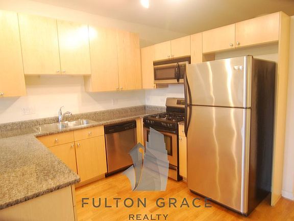 2nd image of 1460 S Michigan Ave #900