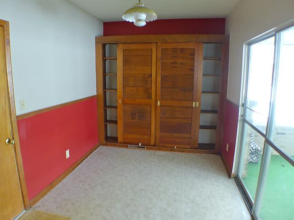3rd image of 513 Glenn Ave