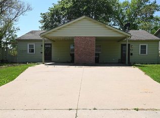 3205 SW 29th Ter, Topeka, KS 66614