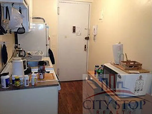 Rented by City Stop Realty | media 14