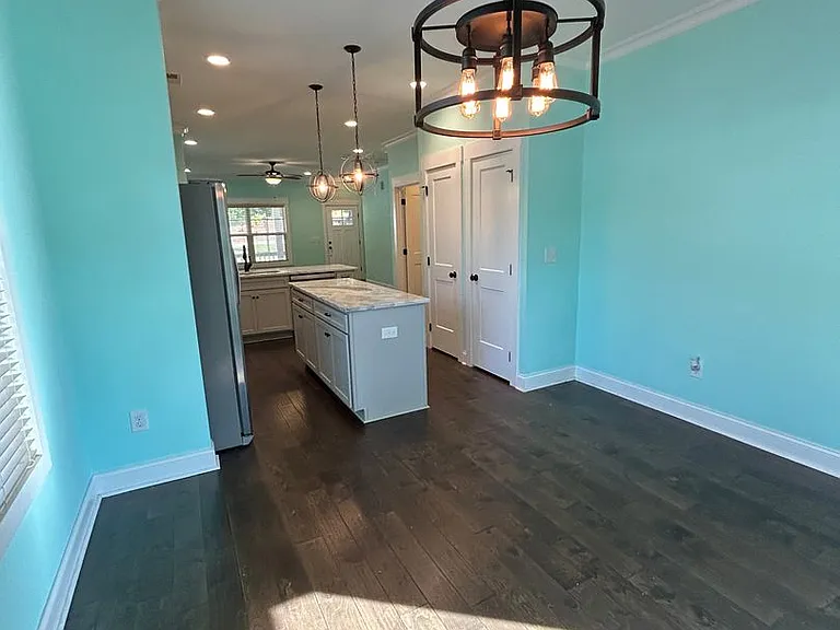 27 Burgess Ave — Photo 6
