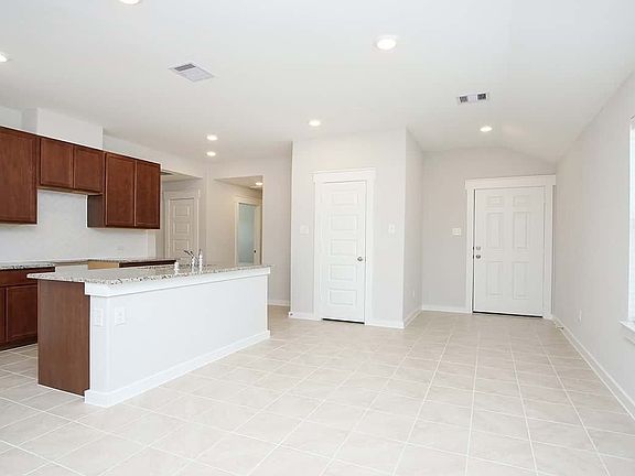 Aviator - Casual Dining