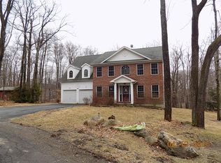 108 Poplar Pl, Tobyhanna, PA 18466