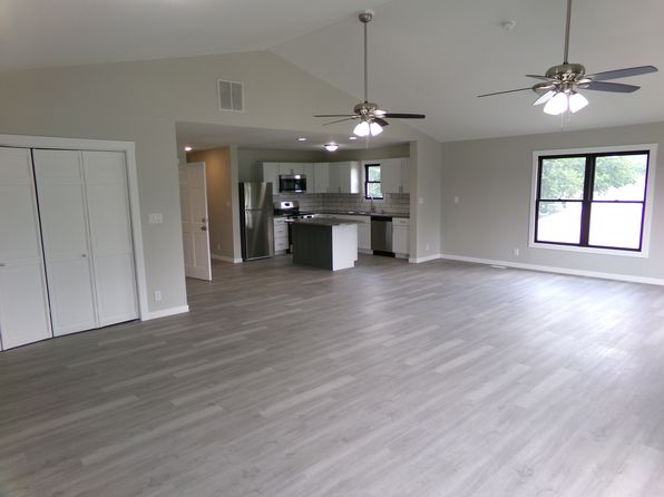 225 N Doris St #B