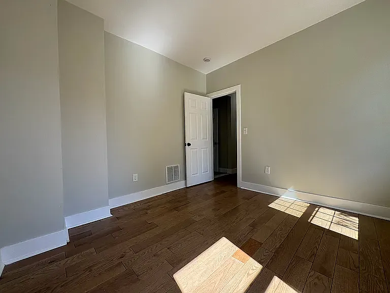 207 Goodrich St — Photo 9