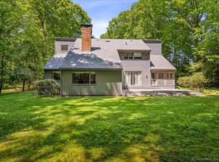 77 Daventry Hill Rd, Avon, CT 06001