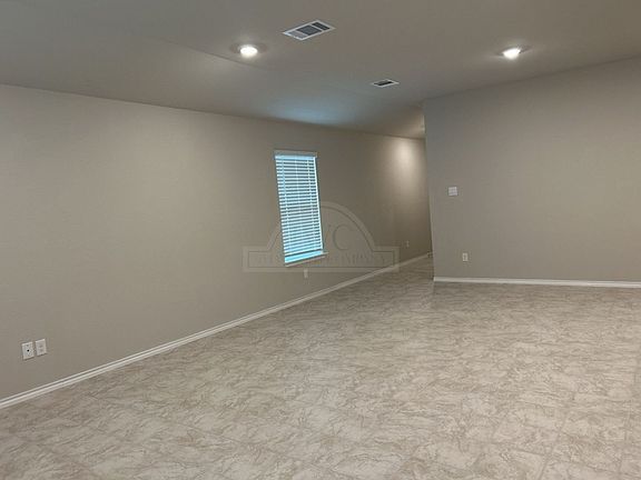 4th image of 1319 Iron Horse Dr