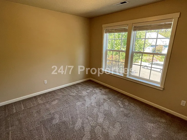 16225 SE Pinot Rd — Photo 28