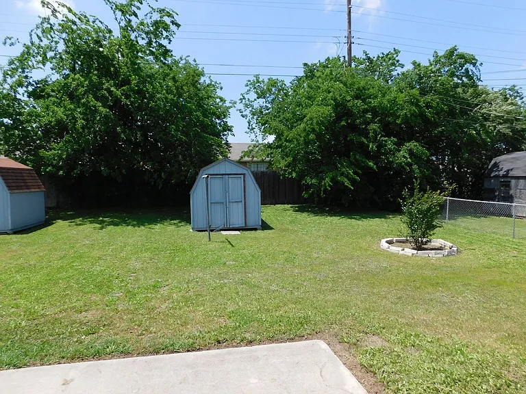 1503 Janis Dr — Photo 11