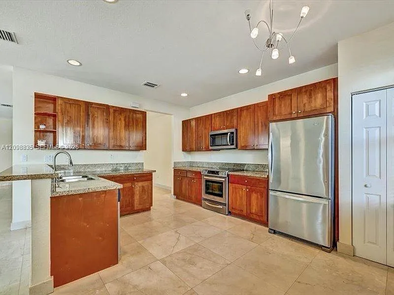 Reserve At Doral West — Photo 4