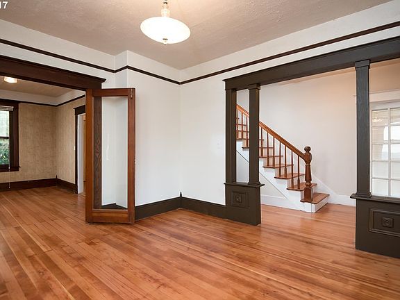 4th image of 2107 Grant St