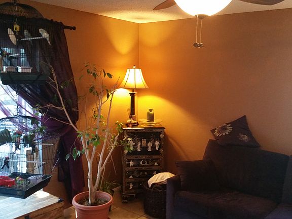 5th image of 32 Castlecrest Dr