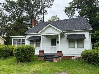 2nd image of 1073 Ellis Ave