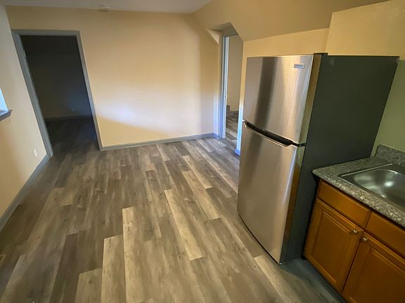 4th image of 2810 Chronicle Ave