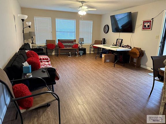 2nd image of 1000 Camelot Dr APT 6221