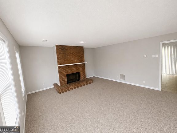 2nd image of 5588 Windwood Rd