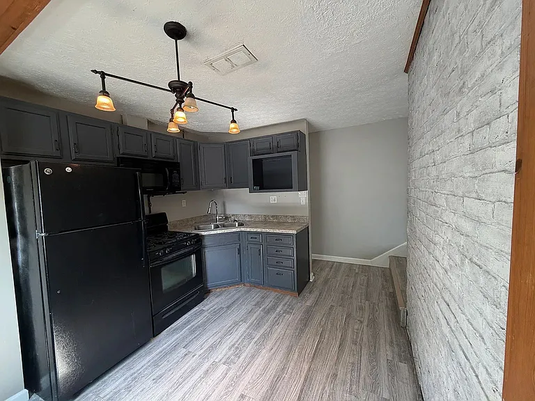 531 E Chestnut St #2 — Photo 5