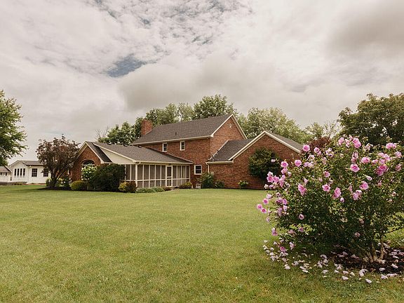 4th image of 121 Glascock Dr