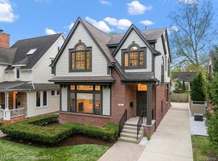 855 Wallace St, Birmingham, MI 48009