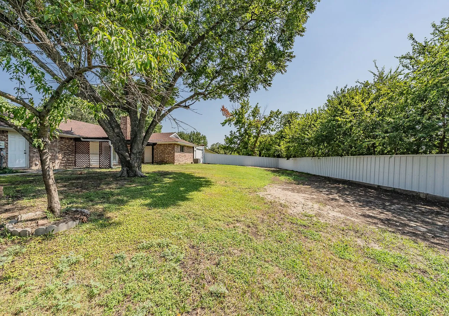 Welcome to this beautifully updated 4 bedroom single story home nestled in West Fort Worth! — Photo 3