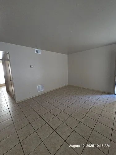 2219 E Travis St Photo 1