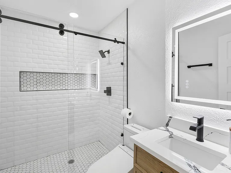 3908 Royal Ln — Photo 18