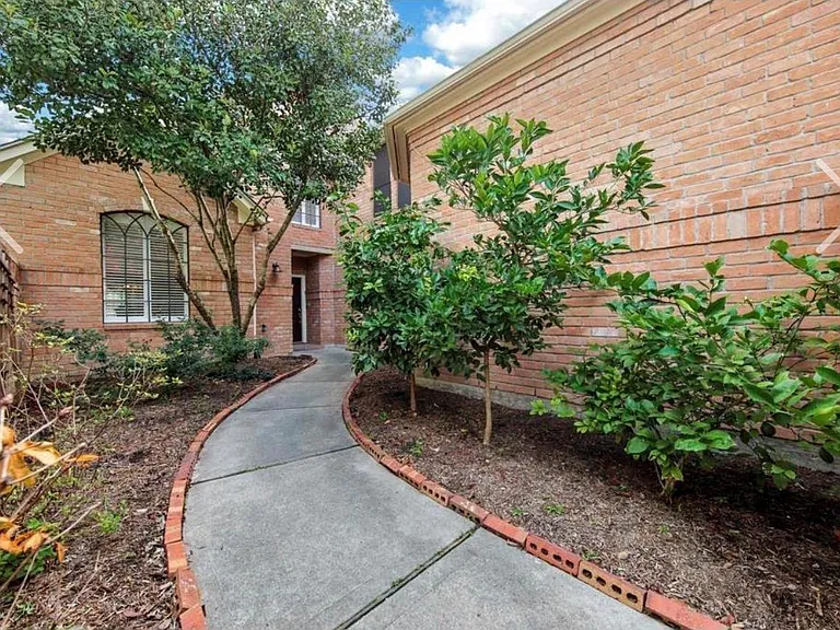6990 Oakwood Park — Photo 18