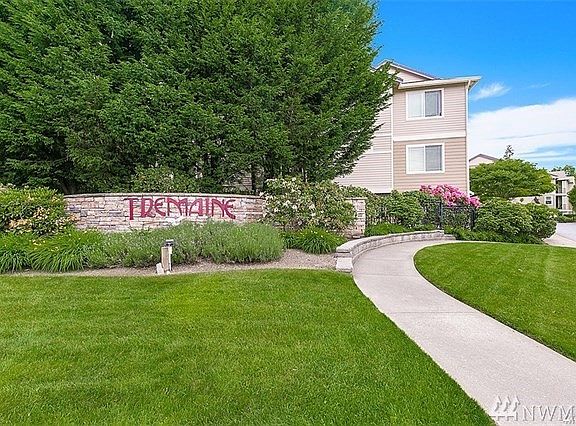 Carefree Living at Tremaine....34 Condominium homes in three buildings.  Homeowners Association Dues include: Water, Sewer, Garbage, Insurance, Common Area and Road Maintenance and Landscape Maintenance. All you need to do is move in and enjoy!