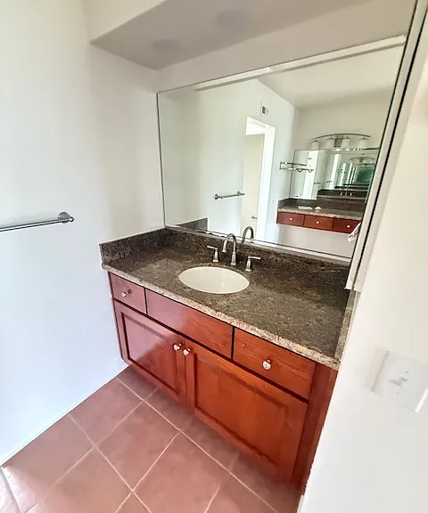 23 Deerwood E — Photo 26