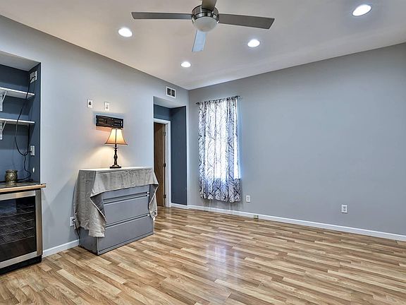 4th image of 907 6th Ave