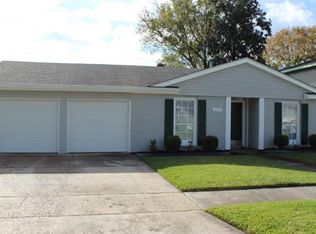 3853 N Deerwood Dr, Harvey, LA 70058