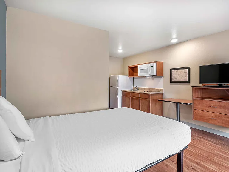 Studio Suite - 1 Full Bed
