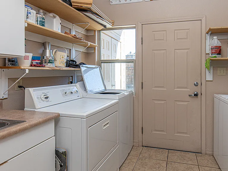 40 Sunshine Ct #3 — Photo 15