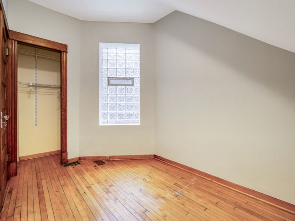 1st image of 3249 W Evergreen Ave #1