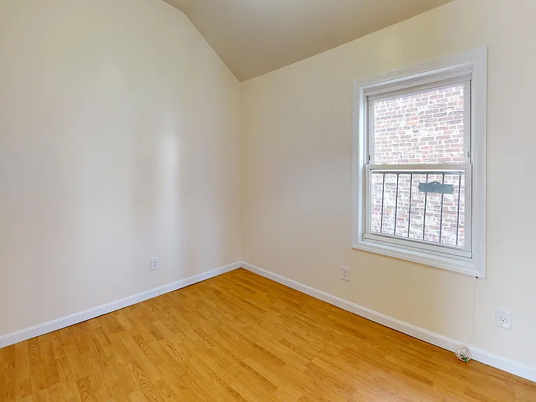 687 Montgomery St #2 — Photo 7