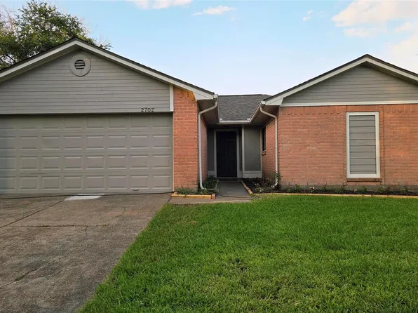 2702 N Brompton Dr, Pearland, TX 77584
