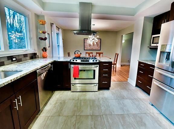 3rd image of 6571 Masefield St