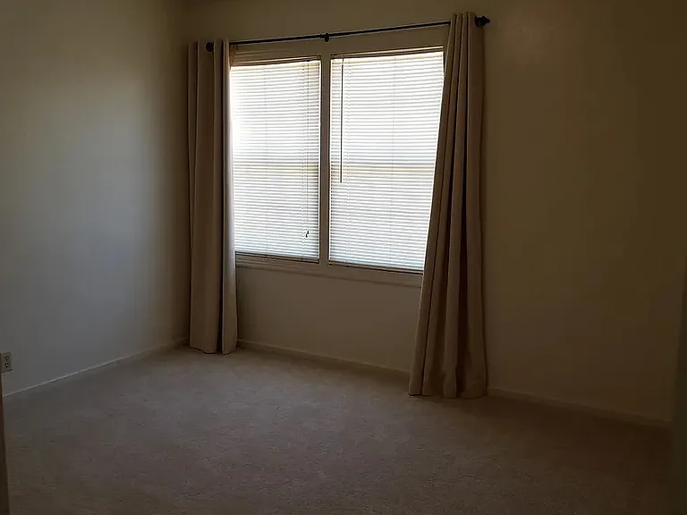 2763 Cypress St — Photo 11